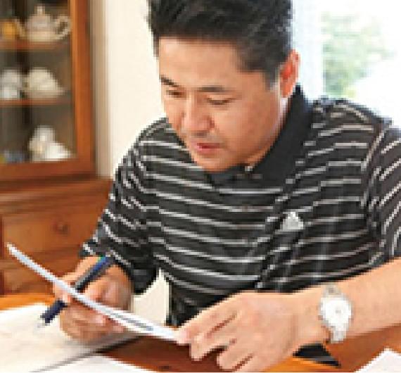 住宅メーカー勤務の旦那様。「自ら体験したうえで、お客様に勧めたい!」仕事への熱意から太陽光発電をスタート。